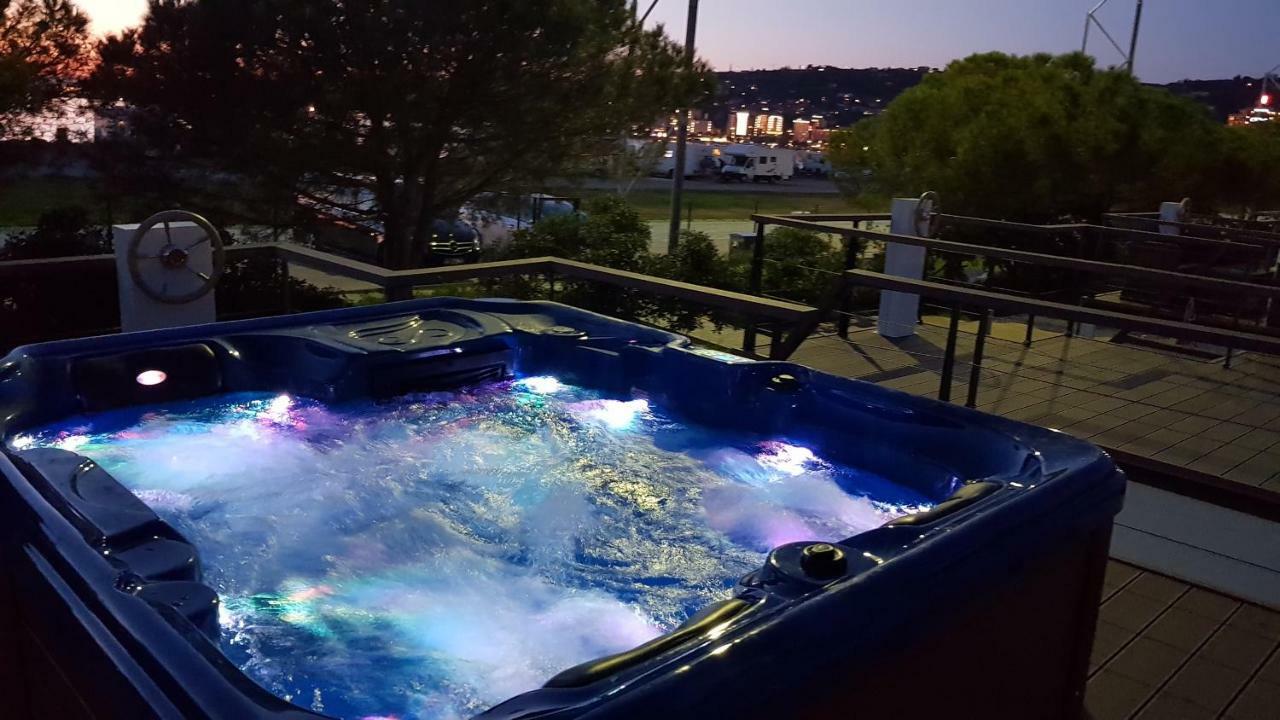 Botel Floating Sea House Portoroz